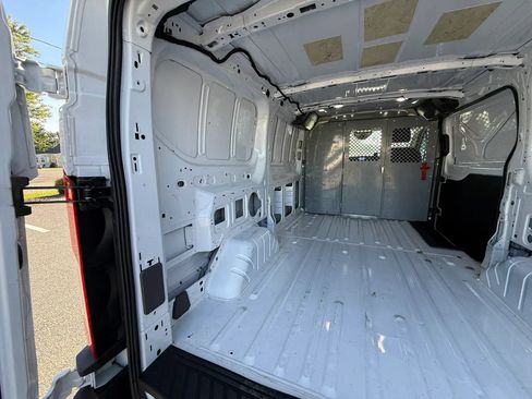 Used 2022 Ford Transit 150 Low Roof RWD image 20