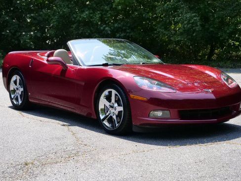 Used 2007 Chevrolet Corvette Convertible w/ Preferred Equipment Group RWD image 4