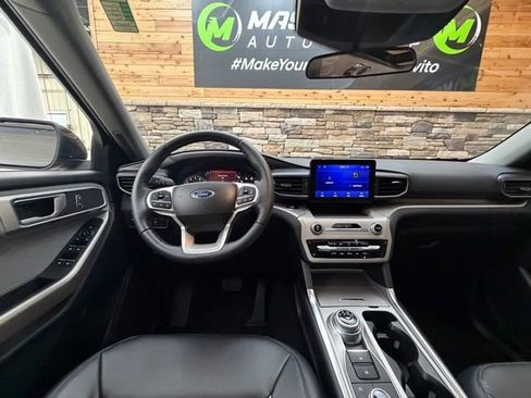 Used 2023 Ford Explorer XLT w/ Equipment Group 202A AWD/4WD image 19