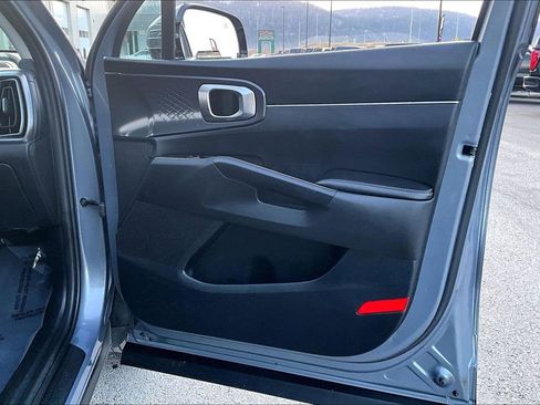 Used 2024 Kia Sorento S image 24