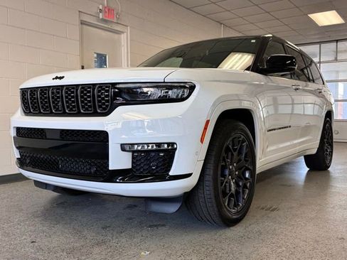 Used 2024 Jeep Grand Cherokee L Summit AWD/4WD image 29