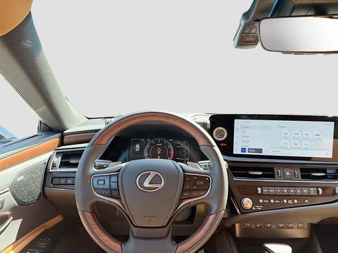 Used 2025 Lexus ES 350 Ultra Luxury w/ Accessory Package (Z1) image 17