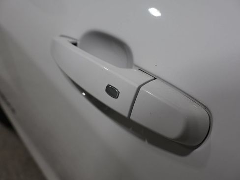 Used 2022 Chevrolet Equinox LT AWD/4WD image 9