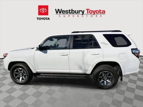 Certified 2022 Toyota 4Runner TRD Off-Road Premium image 9