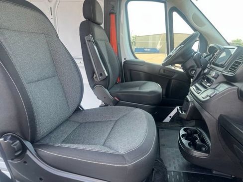 Used 2025 RAM ProMaster 2500 w/ Convenience Group FWD image 24