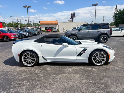 Used 2017 Chevrolet Corvette Grand Sport w/ Carbon Flash Badge Package RWD image 19
