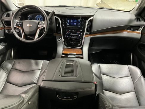 Used 2020 Cadillac Escalade ESV Luxury w/ Escalade Sport Edition AWD/4WD image 14