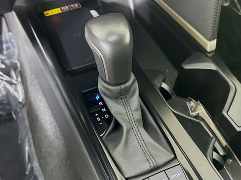 Used 2025 Toyota Camry SE FWD image 21