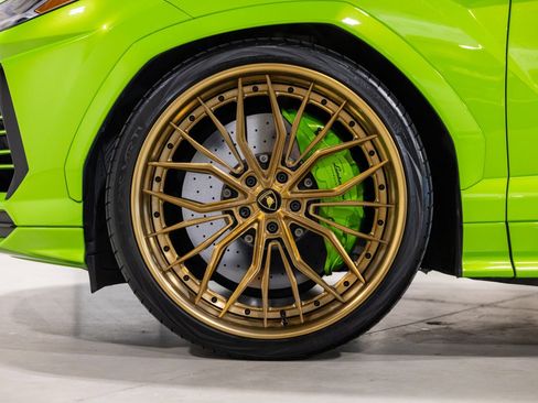 Used 2022 Lamborghini Urus image 19