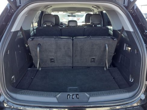 Used 2024 Ford Explorer XLT w/ Equipment Group 202A image 11