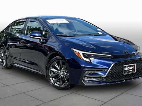 Certified 2025 Toyota Corolla XSE FWD image 3