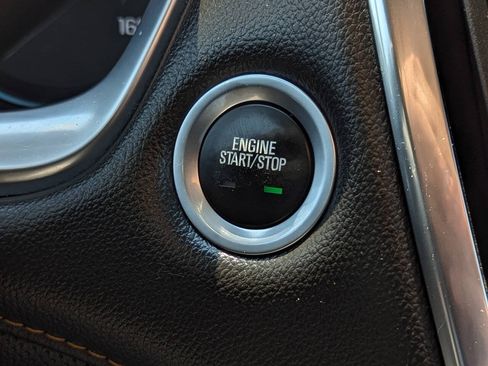 Used 2020 Chevrolet Traverse Premier AWD/4WD image 23