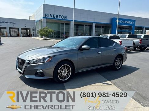 Used 2020 Nissan Altima 2.5 SV AWD/4WD image 1