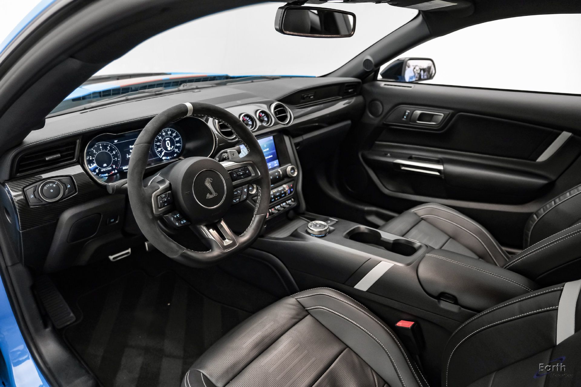 Used 2022 Ford Mustang Shelby GT500 w/ Technology Package RWD image 3