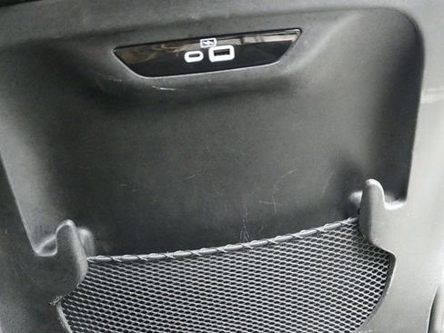 Used 2023 Chrysler Pacifica Touring-L image 26