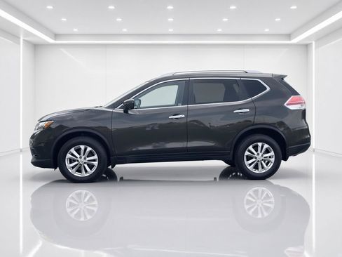 Used 2016 Nissan Rogue SV w/ SV Premium Package FWD image 2