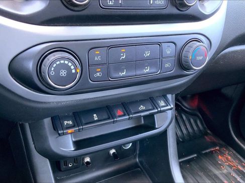Used 2022 Chevrolet Colorado LT w/ Fleet Safety Package AWD/4WD image 11