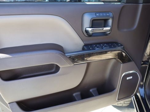 Used 2015 GMC Sierra 2500 Denali w/ Duramax Plus Package image 10