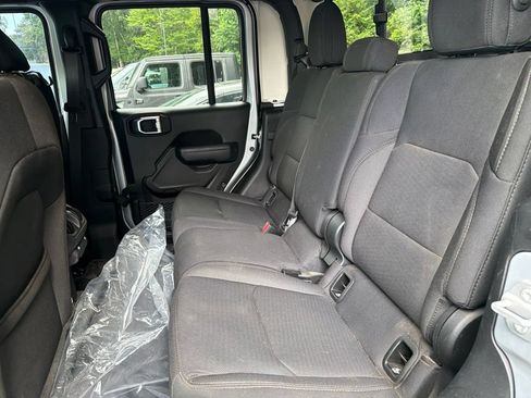 Used 2023 Jeep Gladiator Sport AWD/4WD image 11