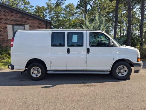 Used 2020 Chevrolet Express 2500 w/ Driver Convenience Package RWD image 2