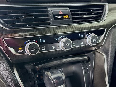 Used 2018 Honda Accord Sport image 14