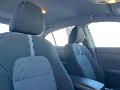 Used 2024 Nissan Sentra SV image 17