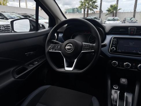 Used 2025 Nissan Versa SV FWD image 32