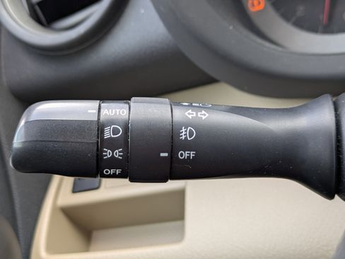 Used 2012 Toyota RAV4 Limited image 28