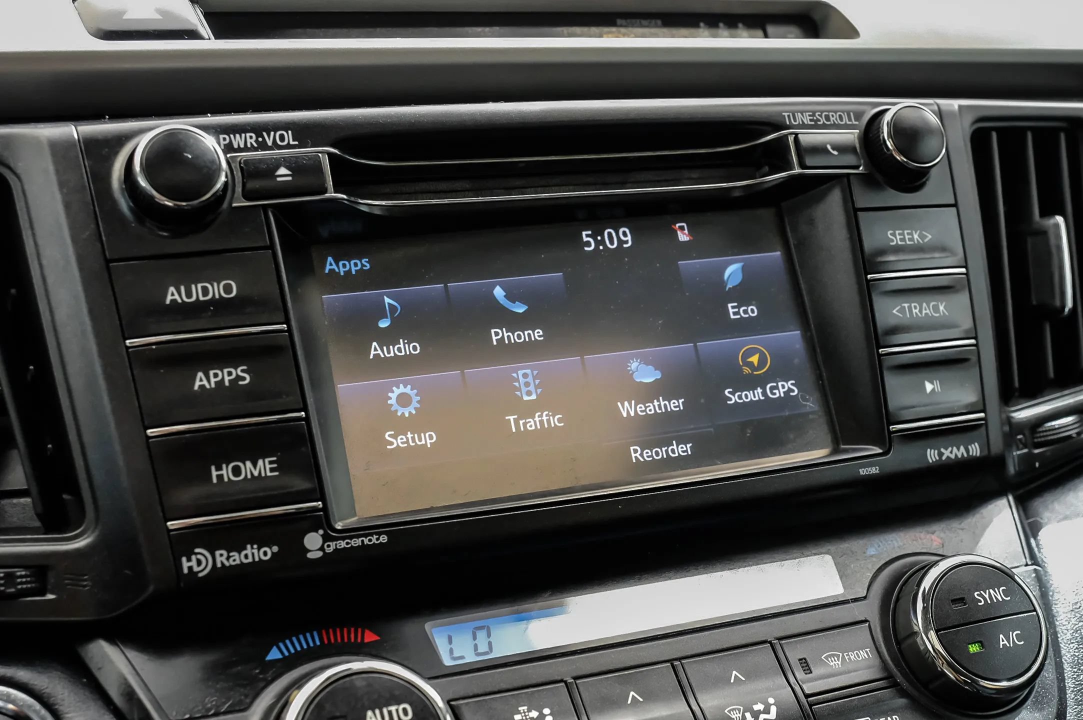 Used 2018 Toyota RAV4 XLE w/ Plus Extra Value Package FWD image 30