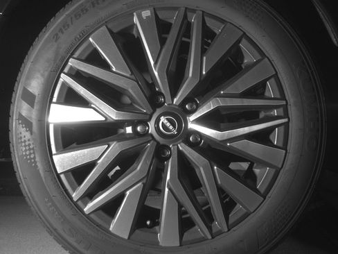 Used 2025 Nissan Altima 2.5 SV FWD image 15