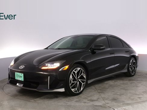 Used 2024 Hyundai Ioniq 6 Limited RWD image 2
