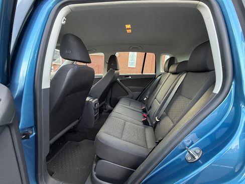 Used 2017 Volkswagen Tiguan Limited FWD image 13