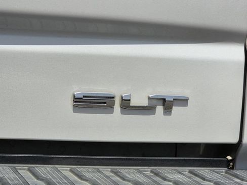 Used 2022 GMC Sierra 1500 SLT w/ SLT Premium Plus Package AWD/4WD image 35