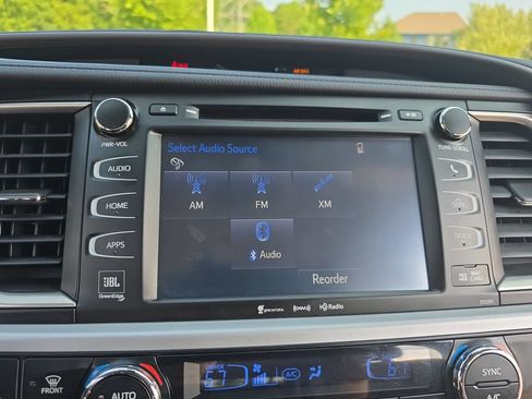 Certified 2019 Toyota Highlander Limited Platinum AWD/4WD image 26