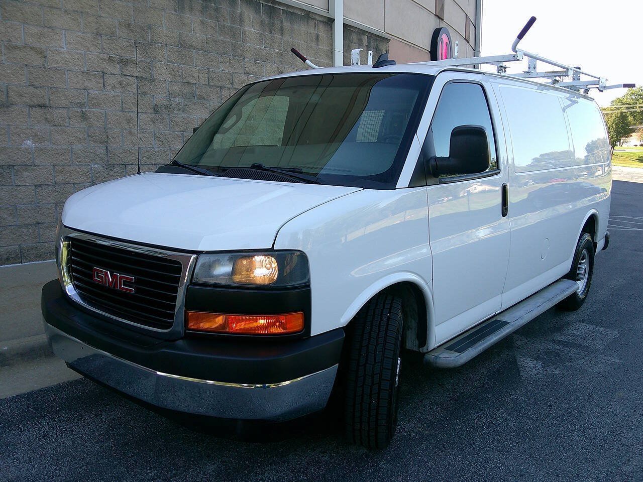 Used 2019 GMC Savana 2500 w/ Driver Convenience Package RWD image 2