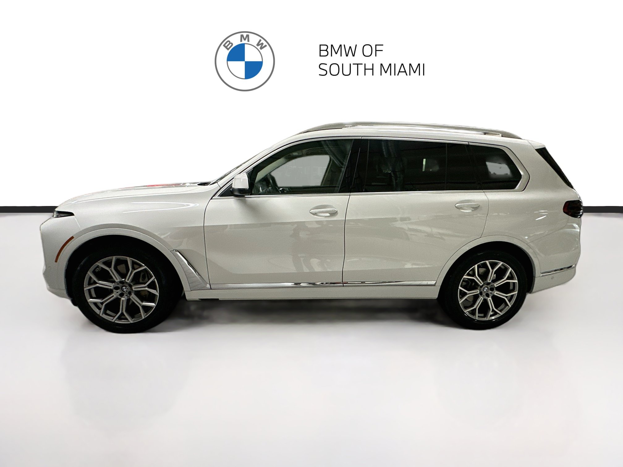 Certified 2024 BMW X7 xDrive40i w/ Premium Package AWD/4WD image 4