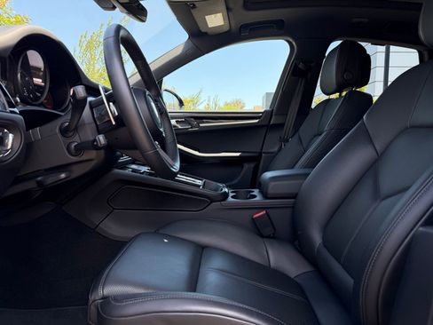 Used 2026 Porsche Macan image 13