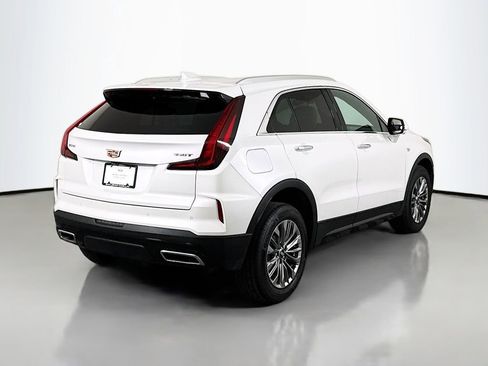 Used 2025 Cadillac XT4 Premium Luxury image 7