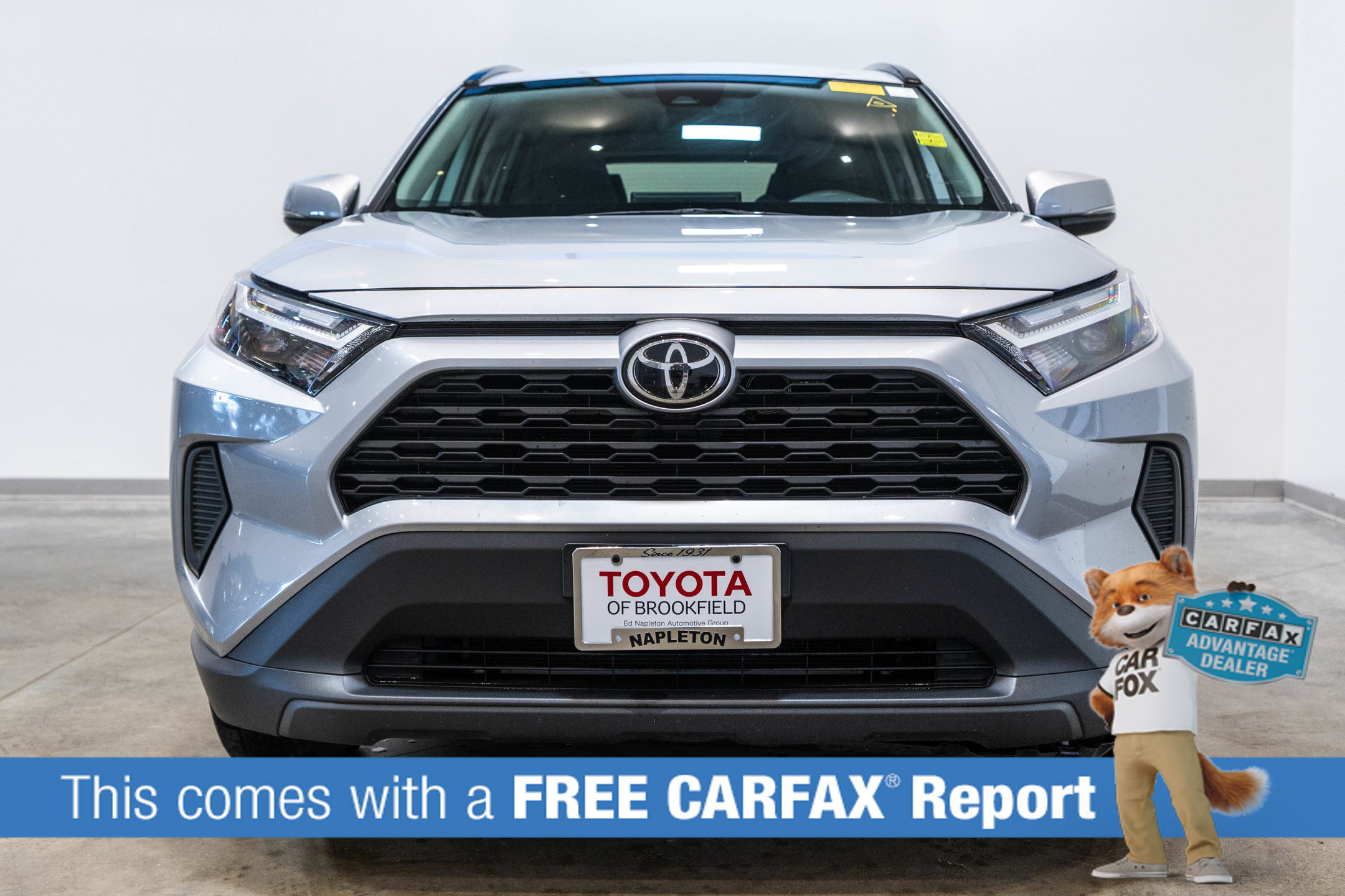 Used 2025 Toyota RAV4 XLE AWD/4WD image 2