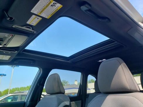 Certified 2025 Subaru Forester Premium AWD/4WD image 16