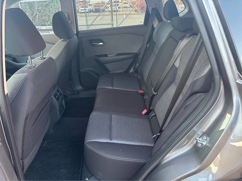 Used 2021 Nissan Rogue SV image 10