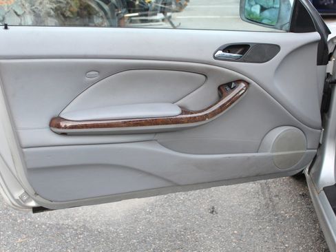 Used 2001 BMW 325Ci Convertible image 12