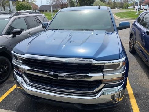 Used 2018 Chevrolet Silverado 1500 LT w/ All Star Edition AWD/4WD image 2