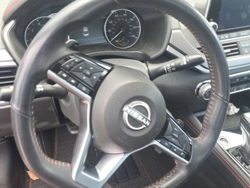 Used 2024 Nissan Altima 2.5 SR FWD image 11
