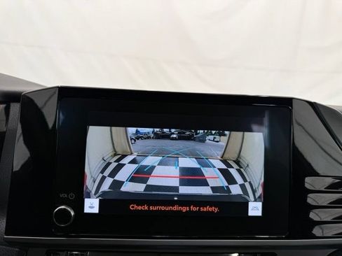 Used 2025 Toyota Camry SE AWD/4WD image 33