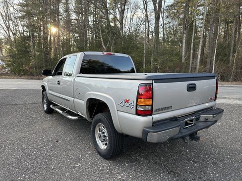 Used 2007 GMC Sierra 2500 SLE w/ Snow Plow Prep Package image 6