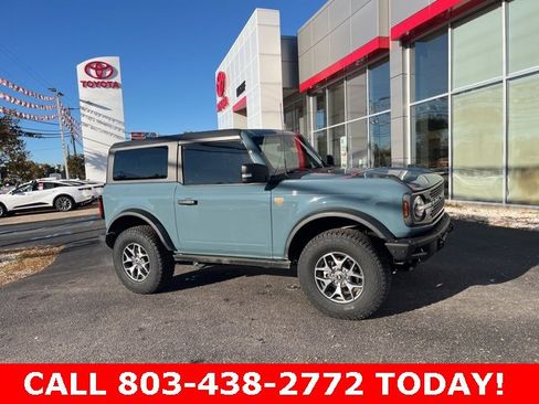 Used 2022 Ford Bronco Badlands image 2