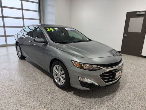 Used 2024 Chevrolet Malibu LT FWD image 2