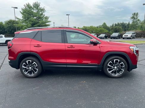 Used 2022 GMC Terrain SLT AWD/4WD image 5