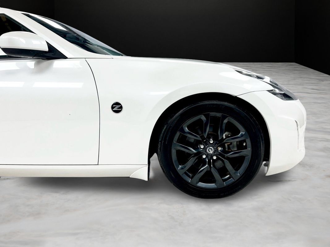 Used 2020 Nissan 370Z Coupe RWD image 11